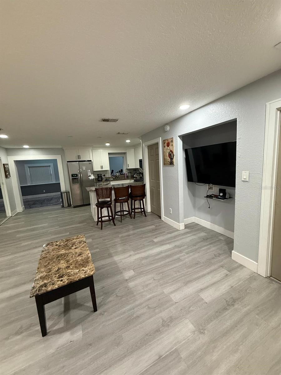 HICKORY HOLLOW UNIT 1 - Residential Lease