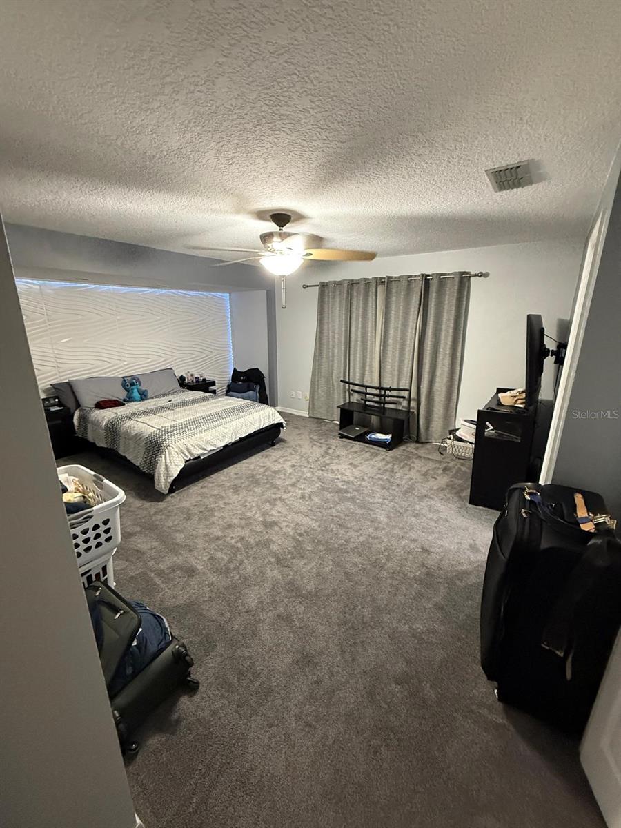 HICKORY HOLLOW UNIT 1 - Residential Lease