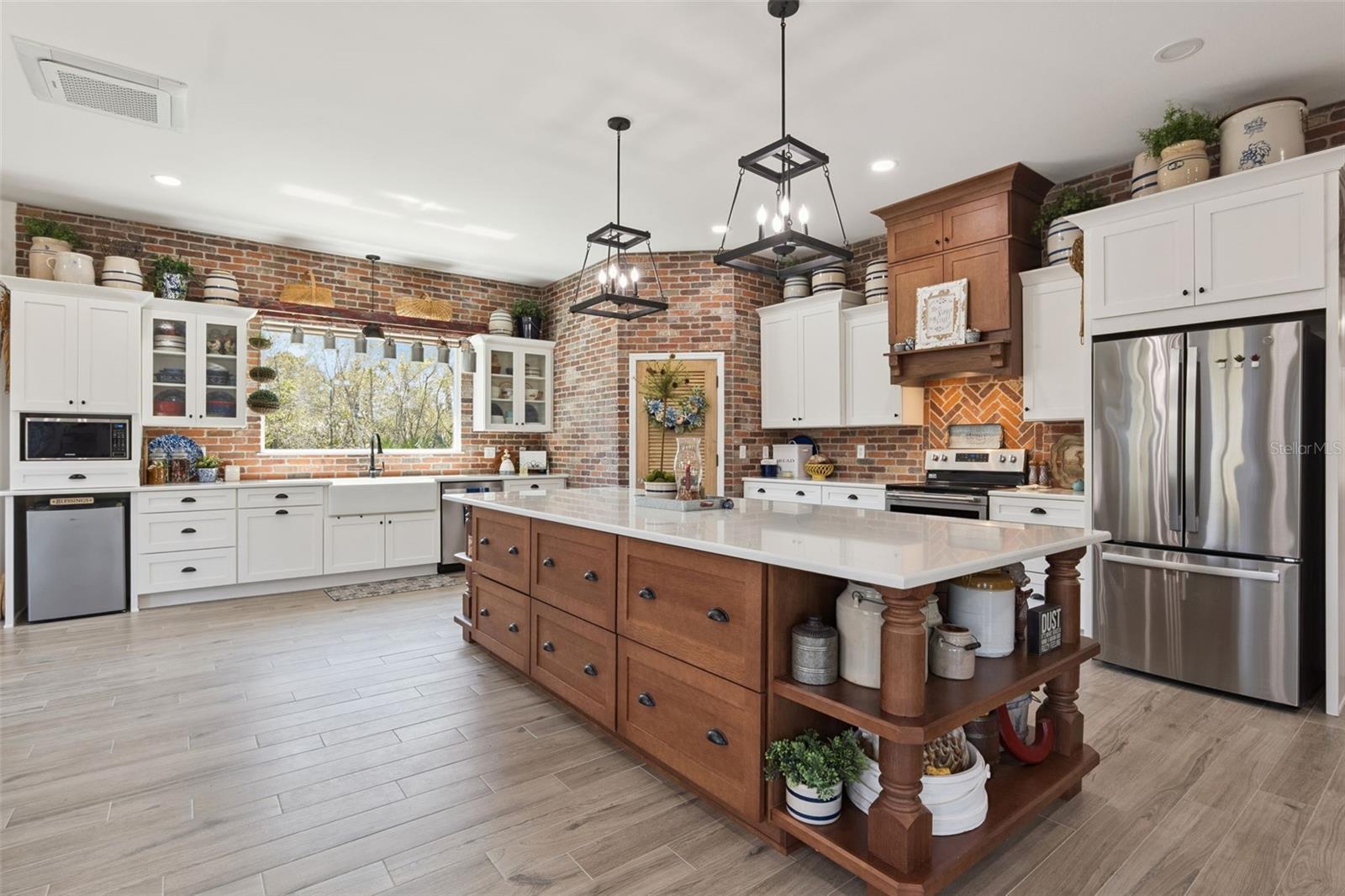 37008 FORESTDEL DRIVE