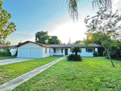 A home in WINTER HAVEN