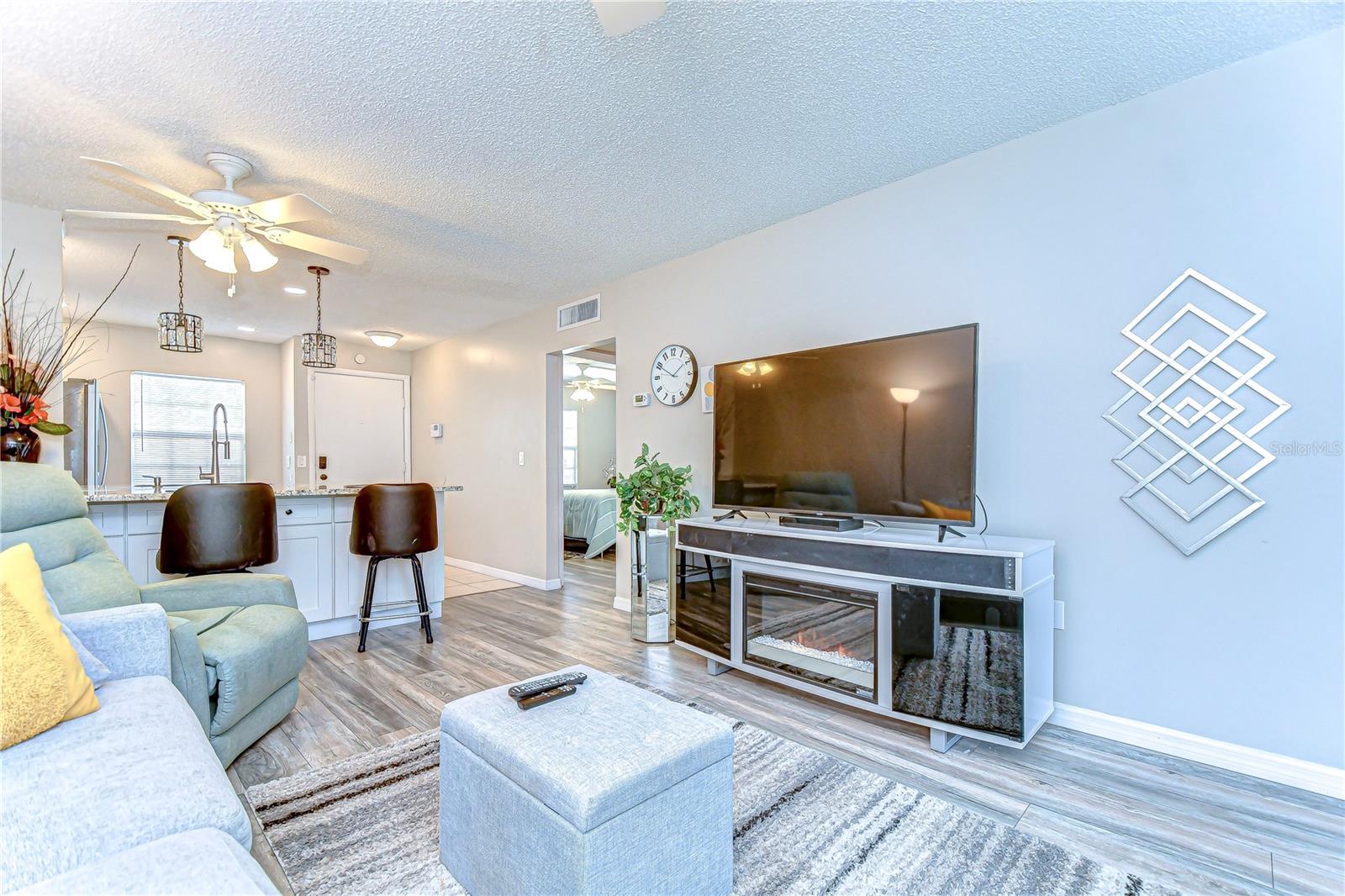 MISSION OAKS CONDO - Residential Lease