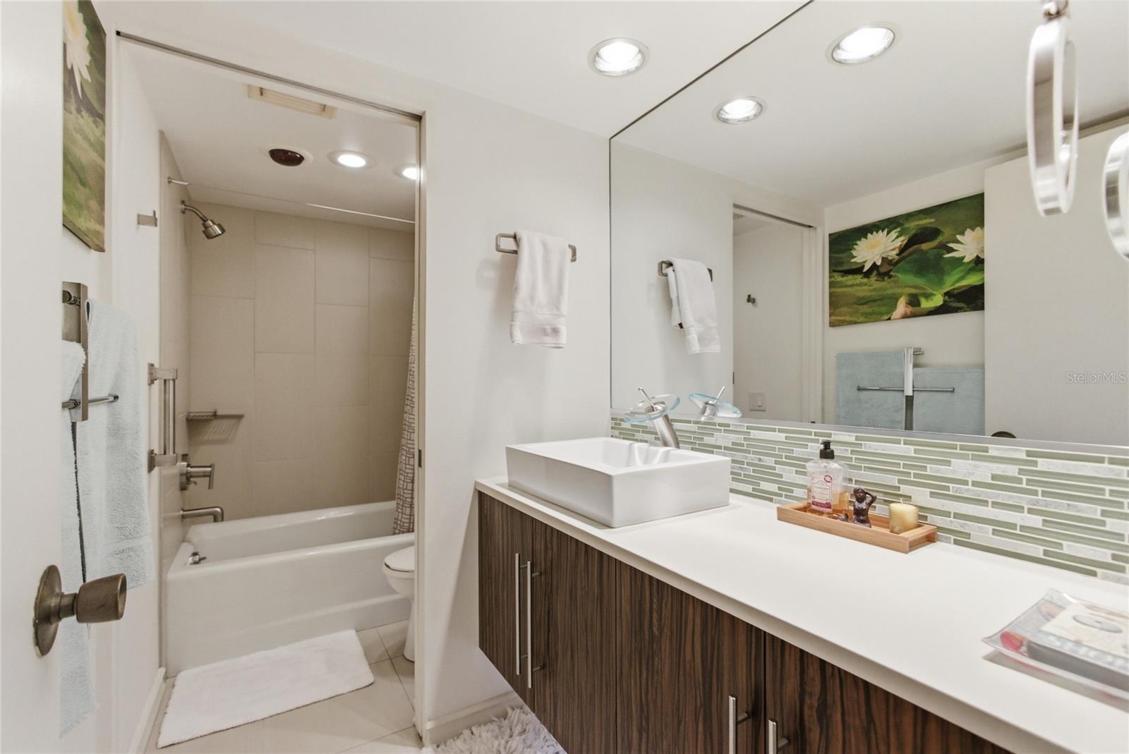 THE SHORE - Residential