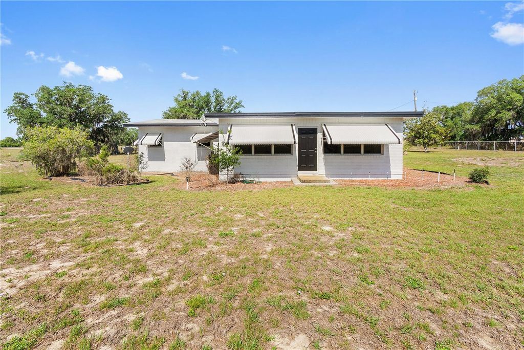 Photo of 2425 Burns Avenue, Lake Wales, FL 33898 (MLS # K4903471)
