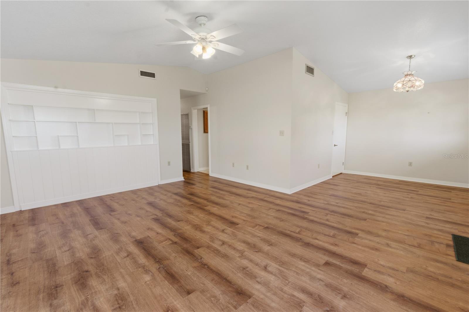 MAMMOTH GROVE - Residential