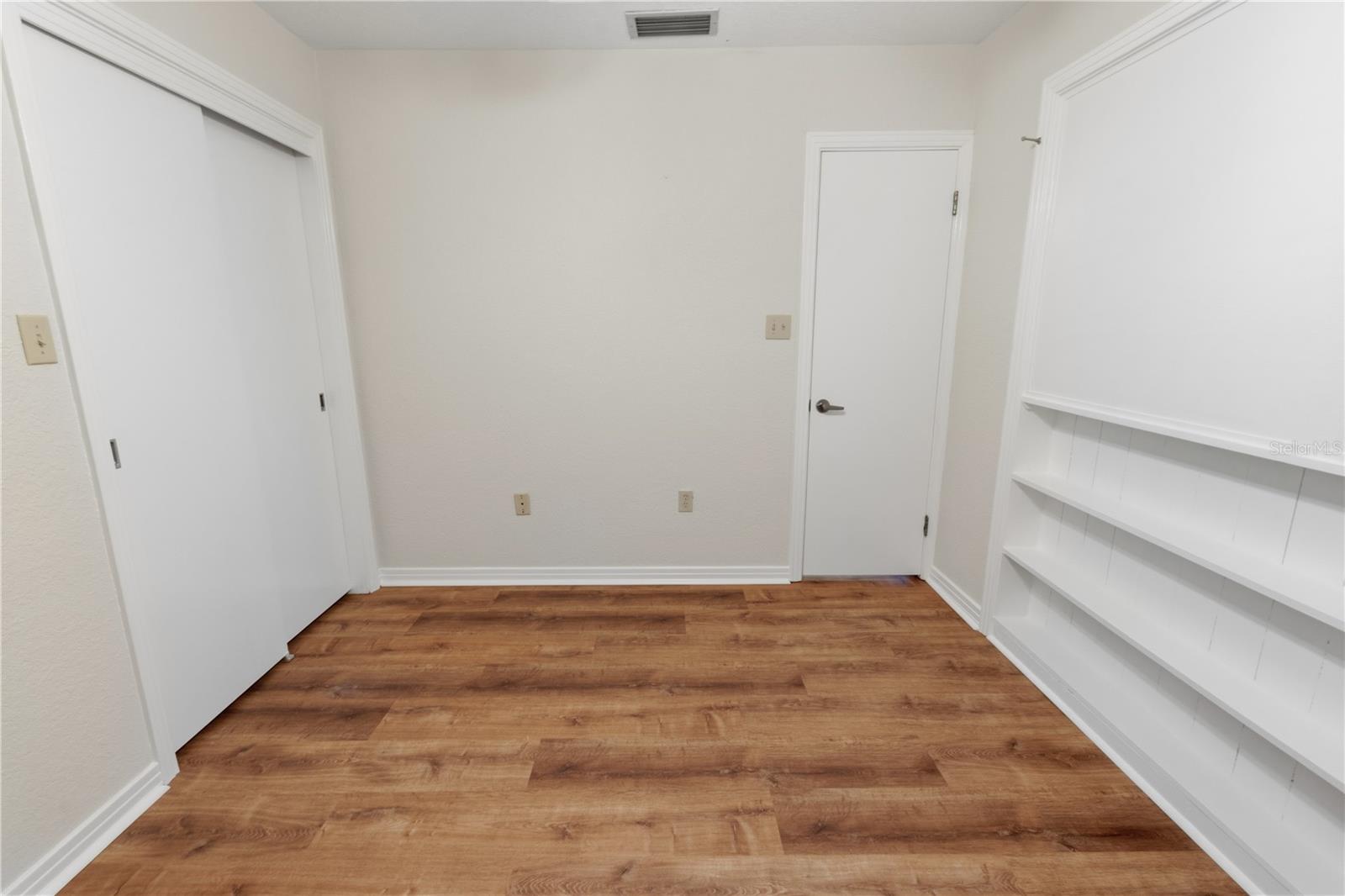 MAMMOTH GROVE - Residential