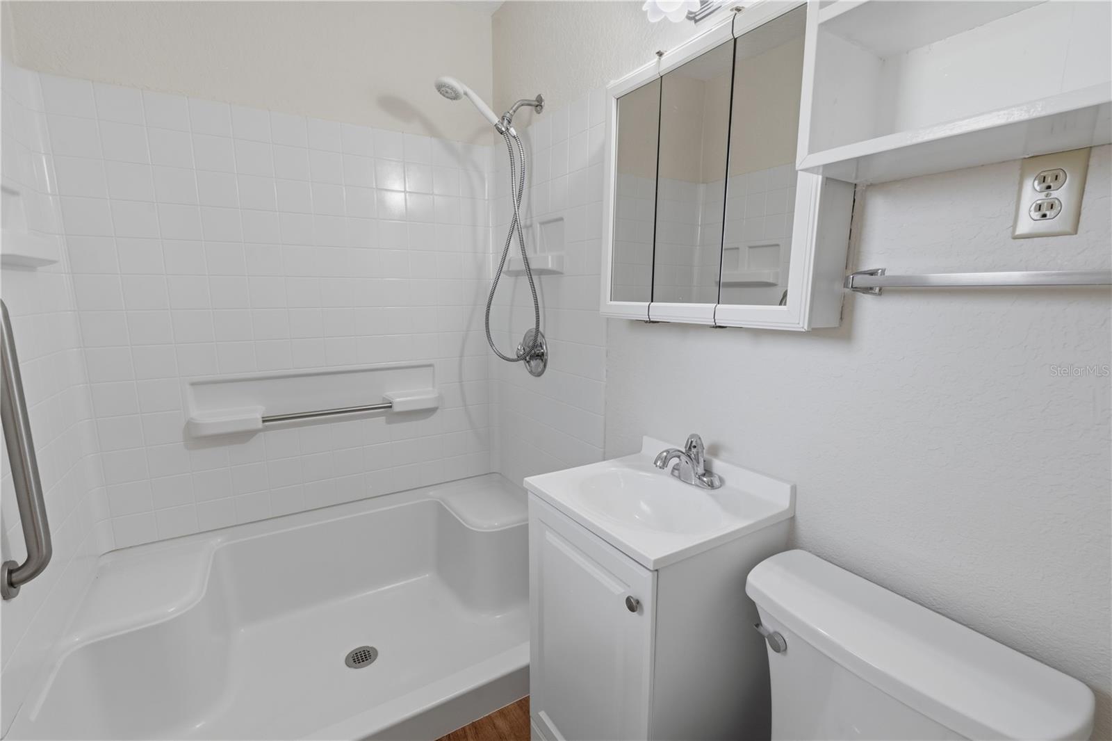 MAMMOTH GROVE - Residential