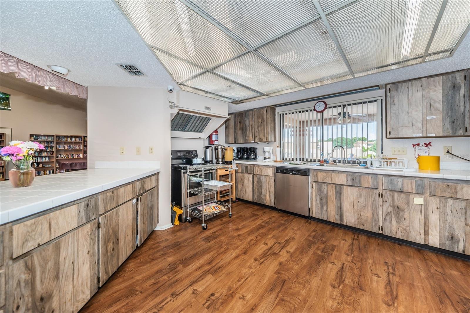 HOLIDAY LAKE VILLAS CONDO - Residential