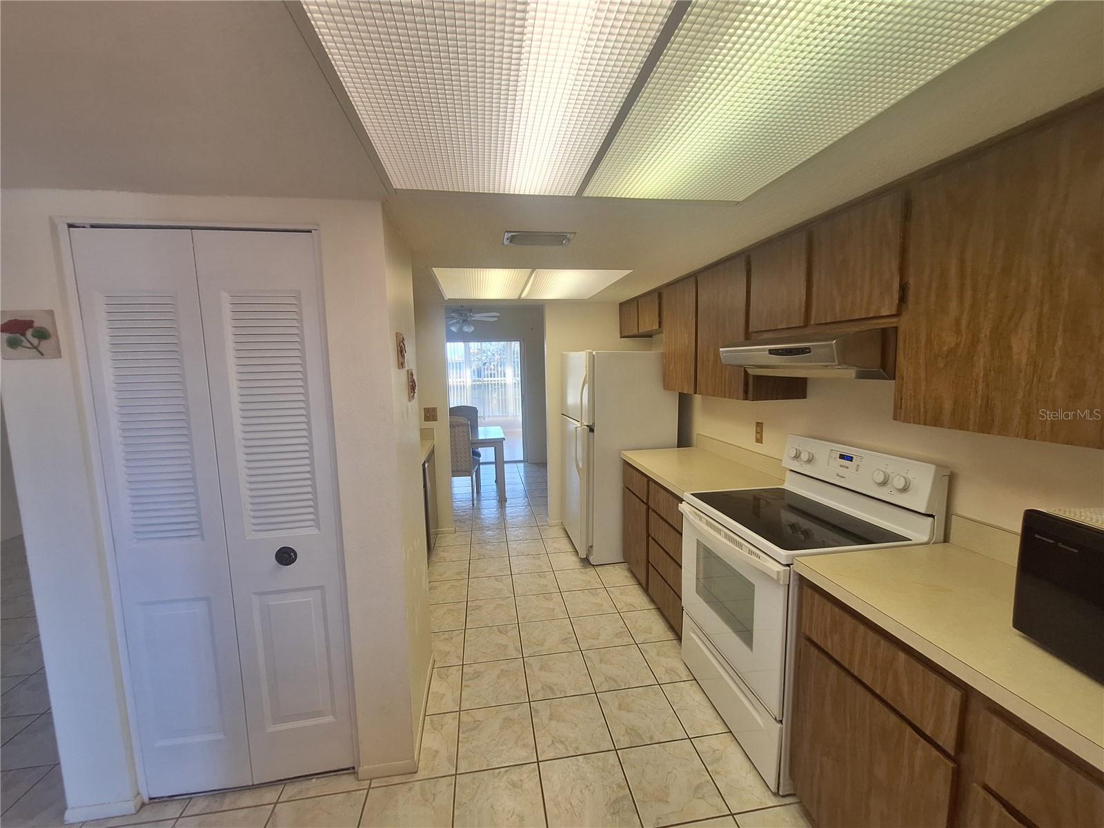 HOLIDAY LAKE VILLAS CONDO - Residential