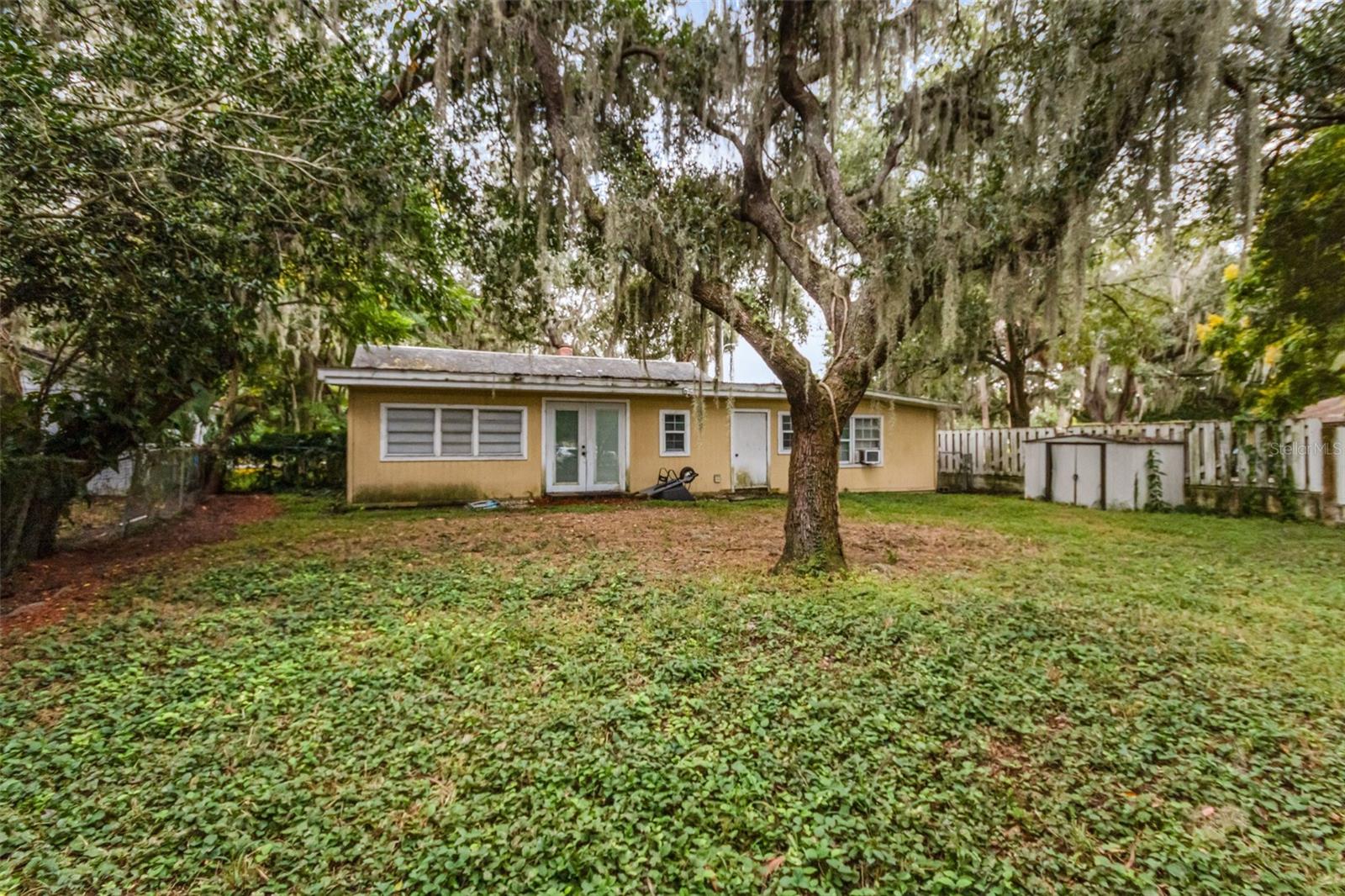 LEESBURG OAK CREST - Residential