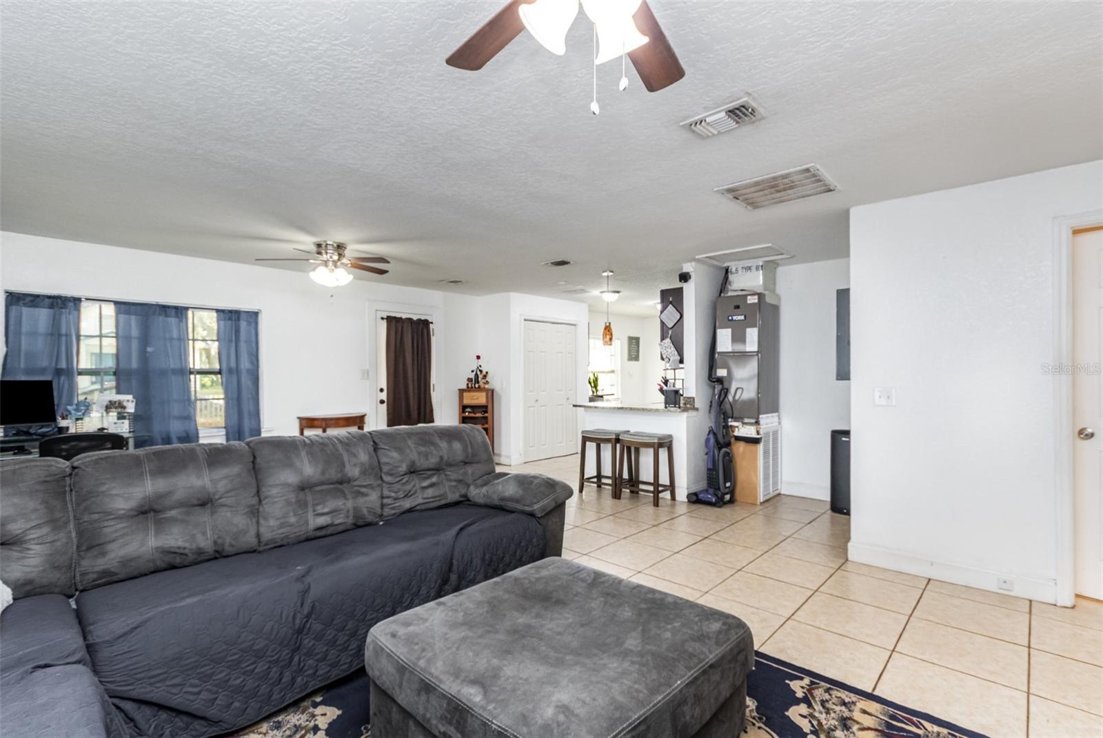 LEESBURG OAK CREST - Residential
