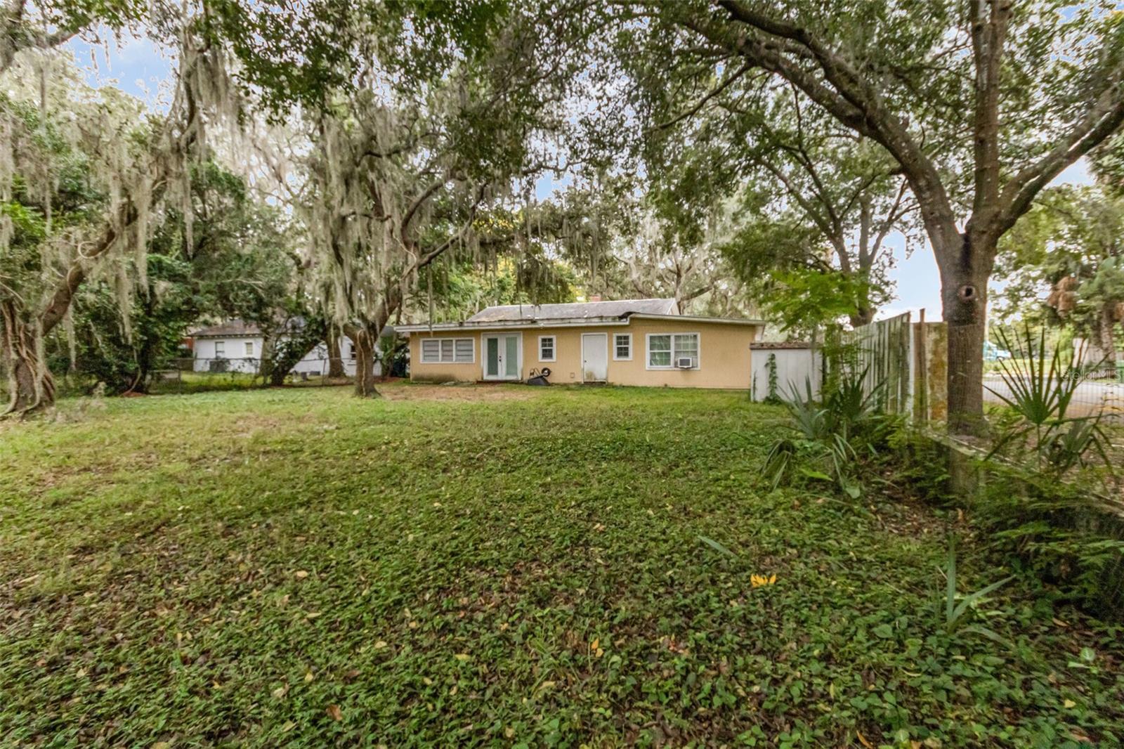 LEESBURG OAK CREST - Residential