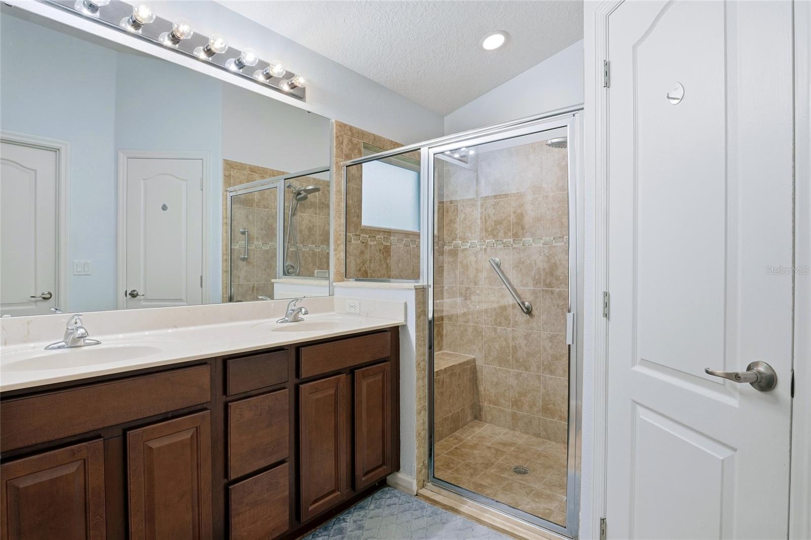 VINEYARD - Residential