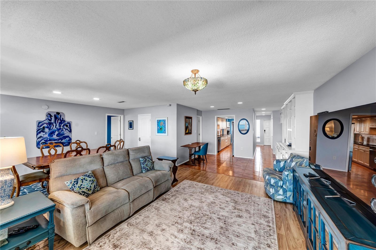 622 EDGEWATER DRIVE 823