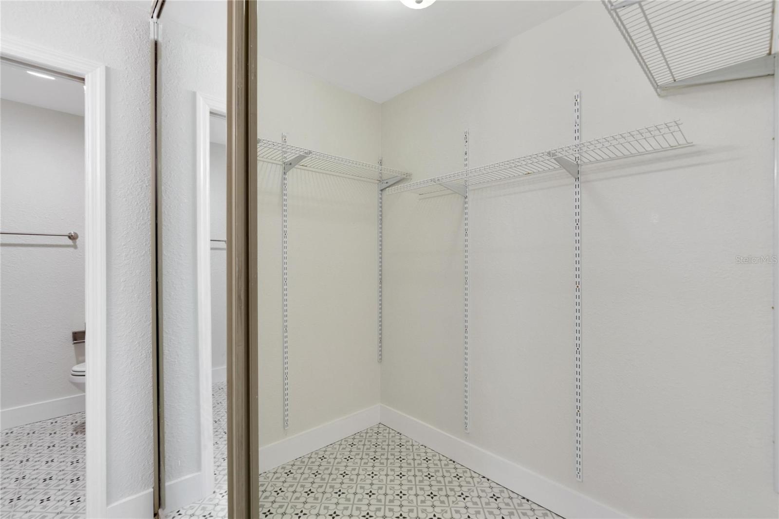 WALDEN LAKE FAIRWAY VILLAS UNI - Residential