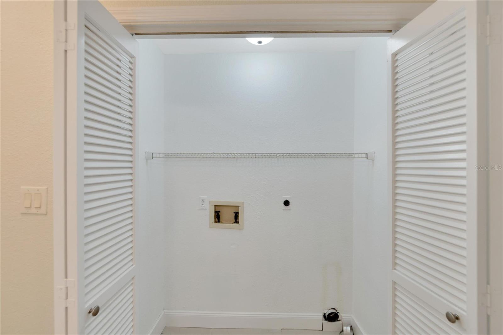 WALDEN LAKE FAIRWAY VILLAS UNI - Residential