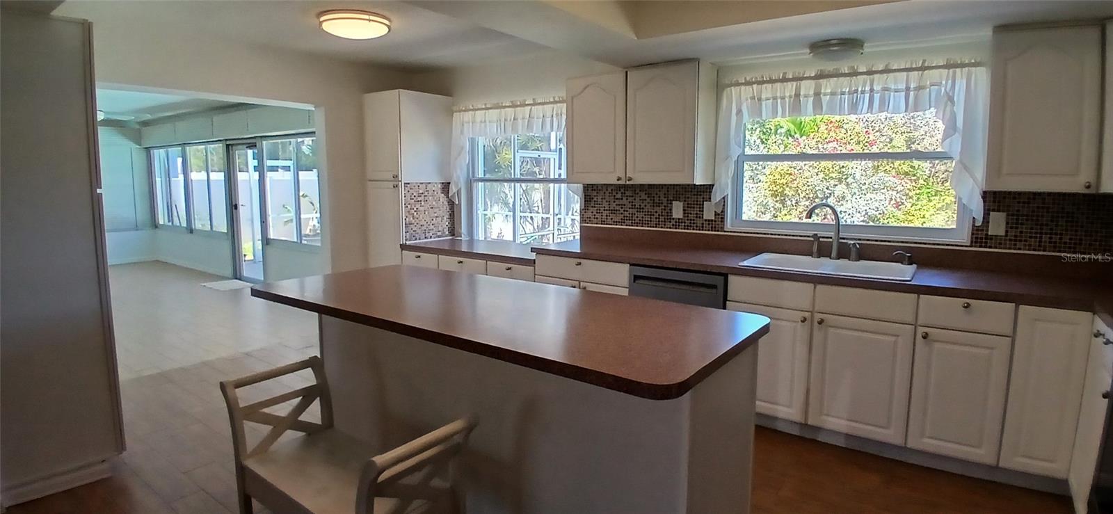 HARBOR HILLS 3RD ADD - Residential Lease