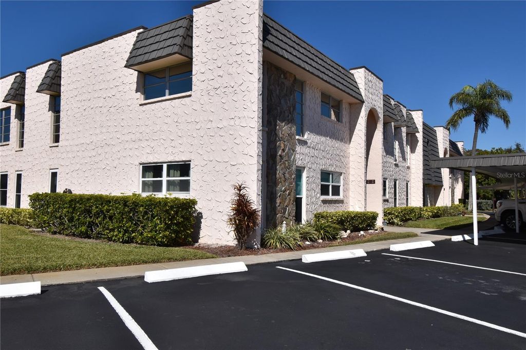 Photo of 121 Fernwood Circle #121, Seminole, FL 33777 (MLS # TB8470542)