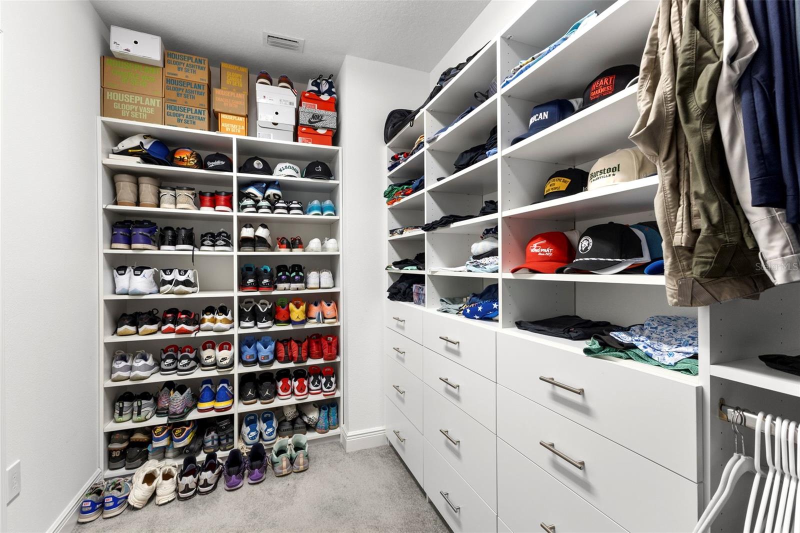 JUNGLE TERRACE SEC B - Residential