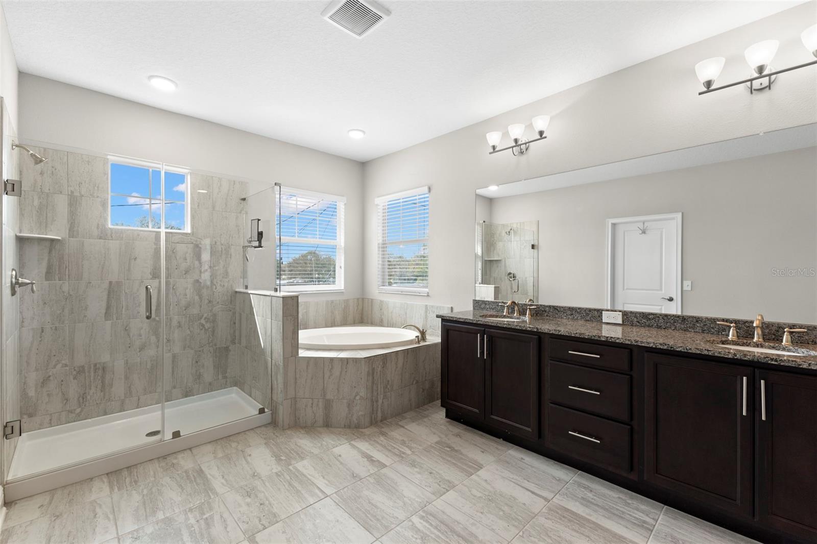 JUNGLE TERRACE SEC B - Residential