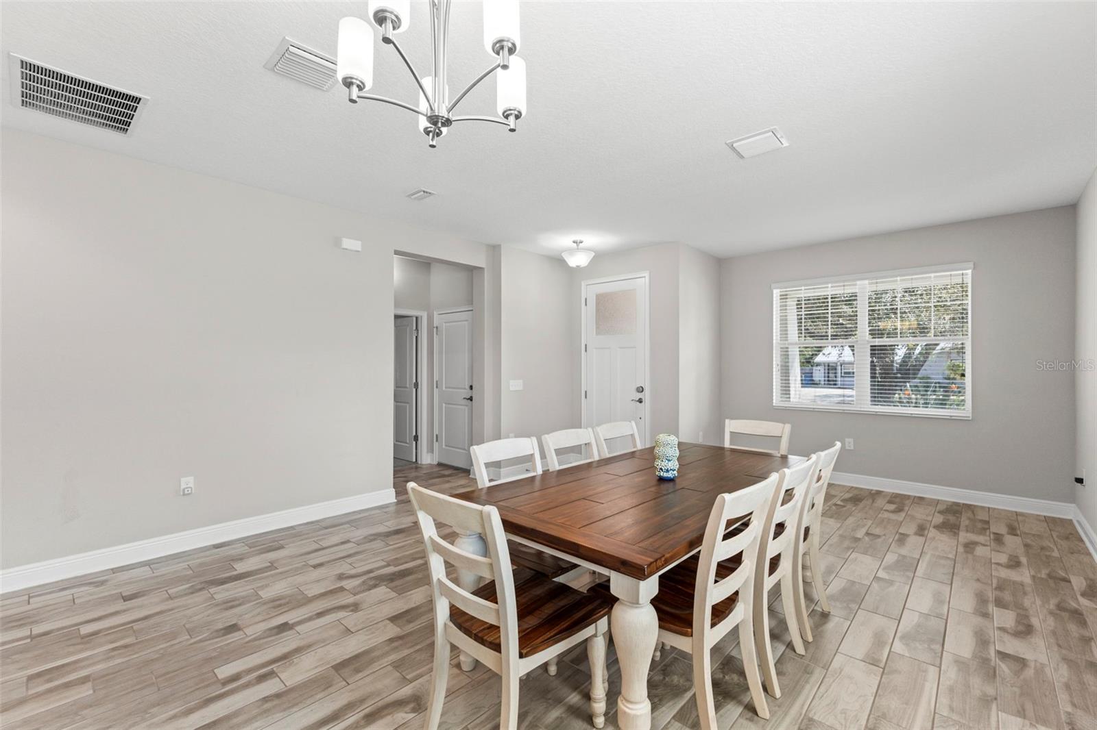 JUNGLE TERRACE SEC B - Residential