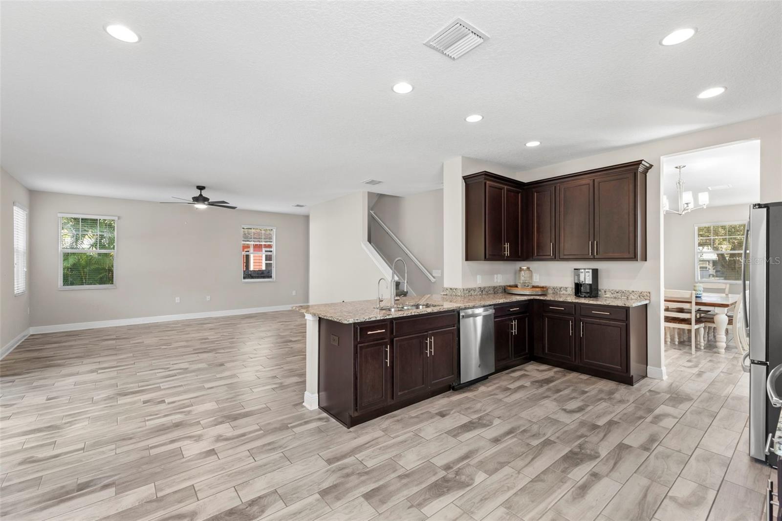 JUNGLE TERRACE SEC B - Residential