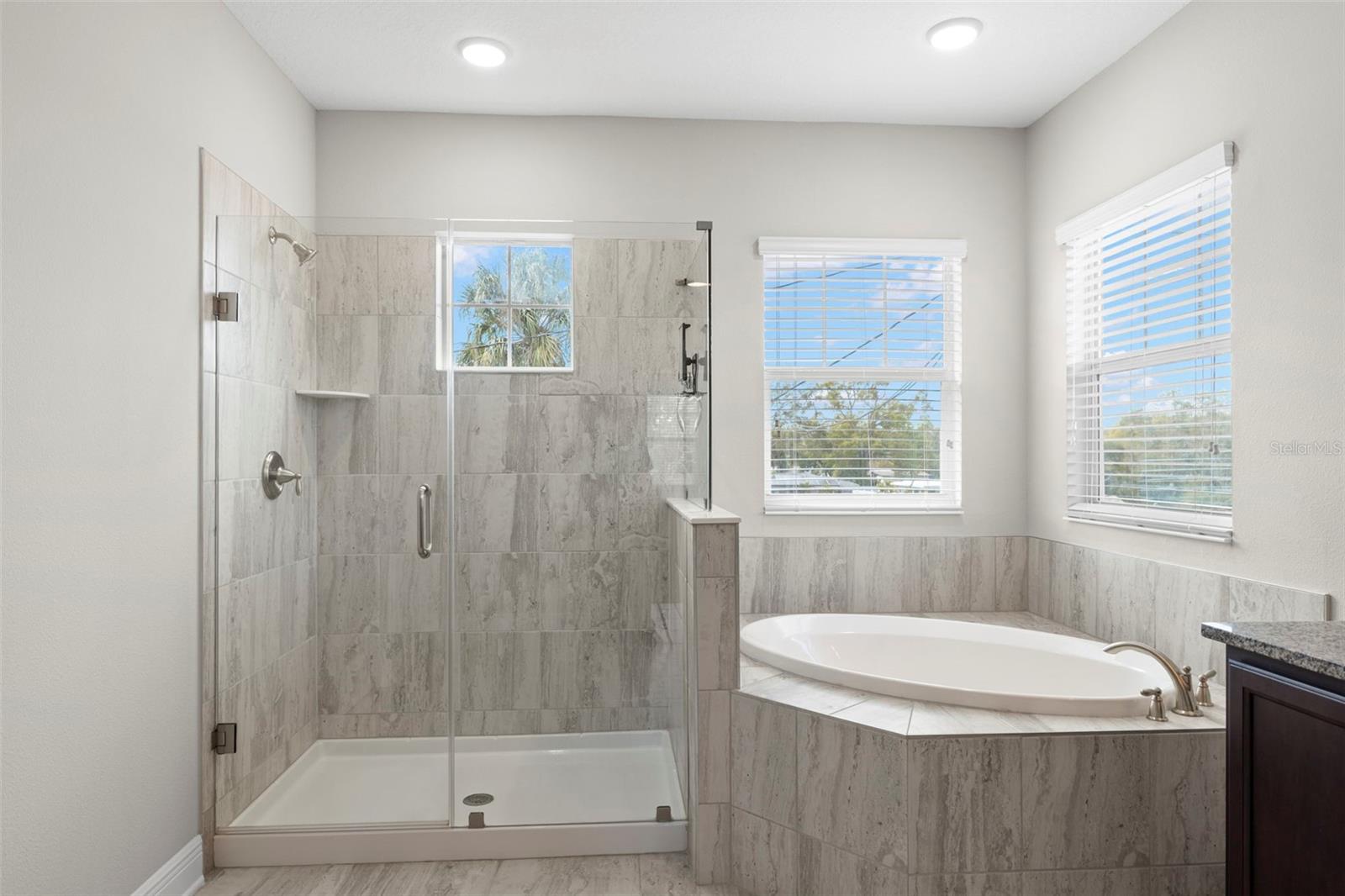 JUNGLE TERRACE SEC B - Residential