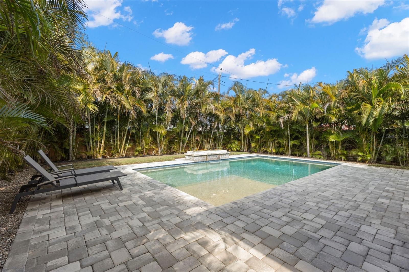 JUNGLE TERRACE SEC B - Residential