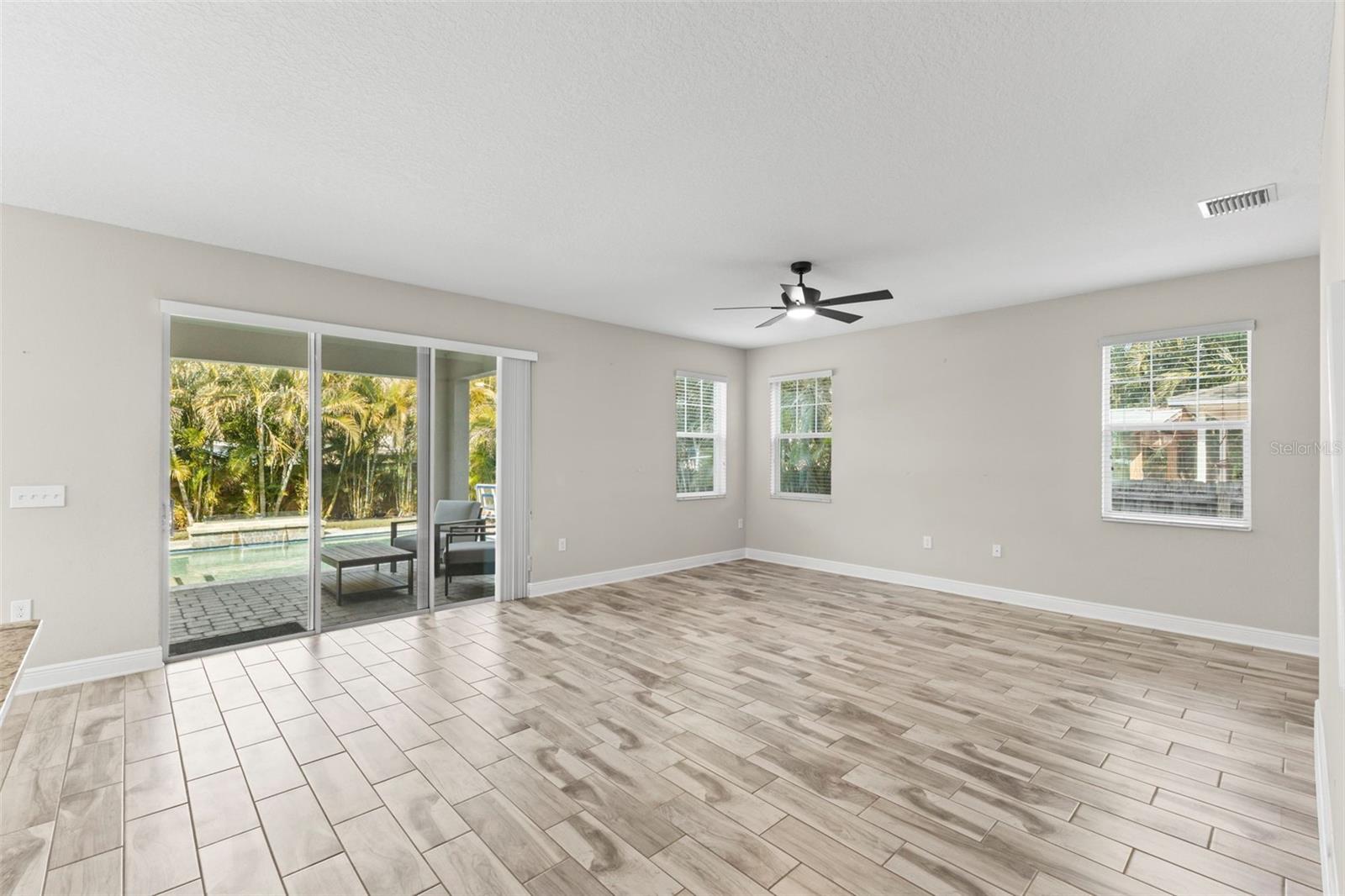 JUNGLE TERRACE SEC B - Residential