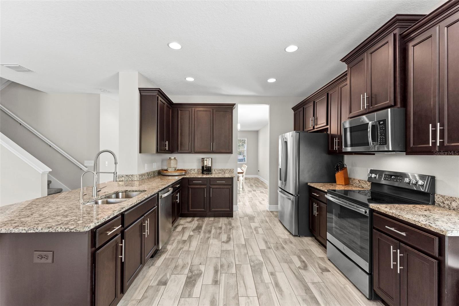 JUNGLE TERRACE SEC B - Residential