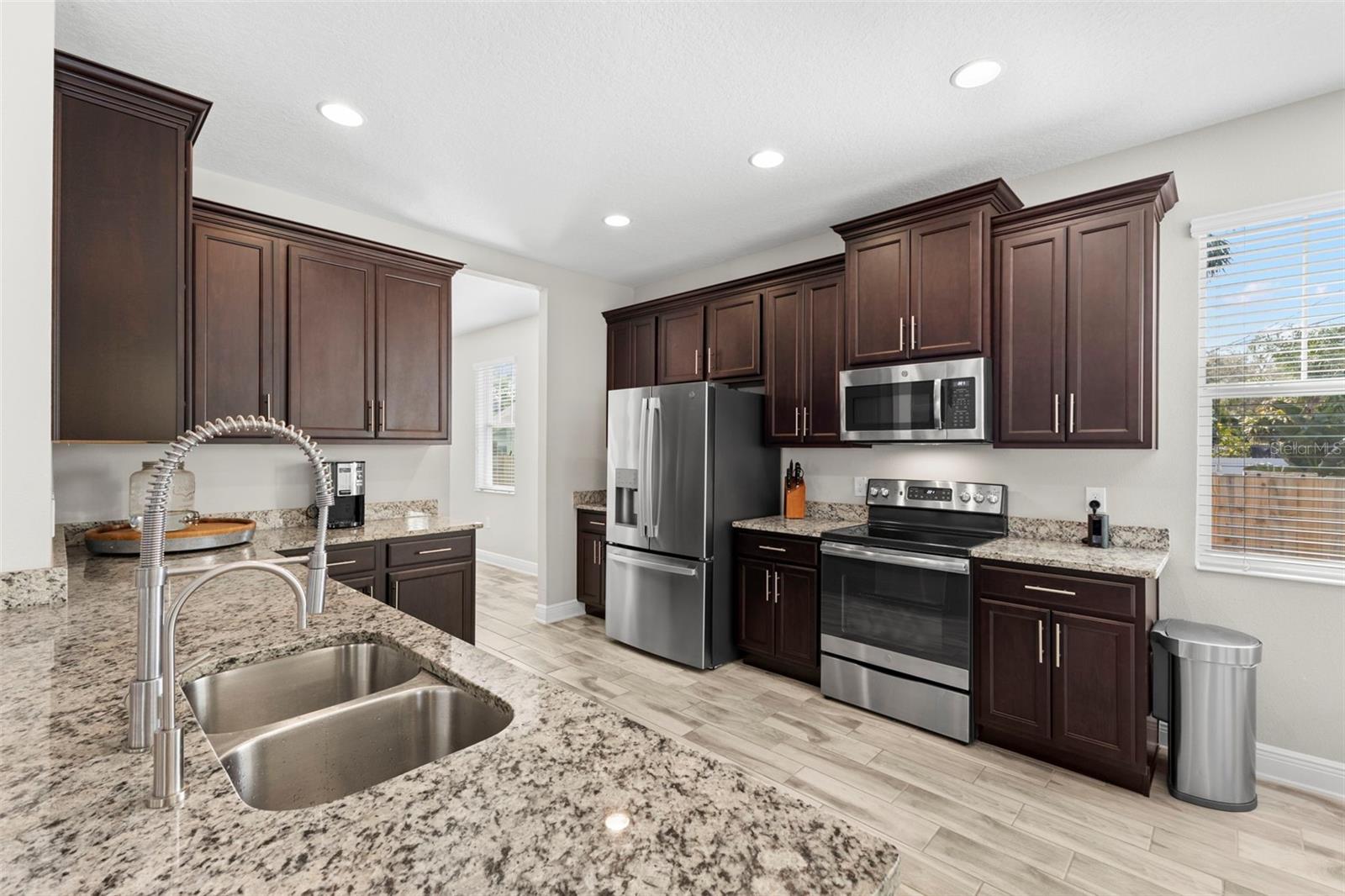 JUNGLE TERRACE SEC B - Residential