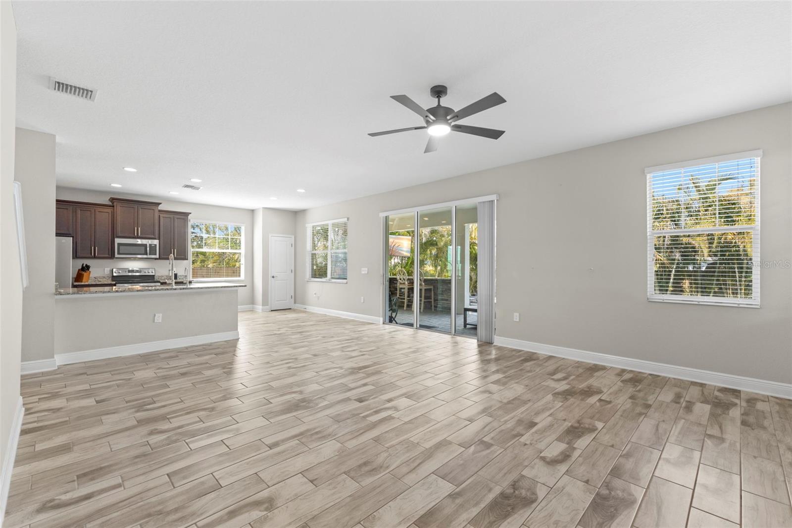 JUNGLE TERRACE SEC B - Residential