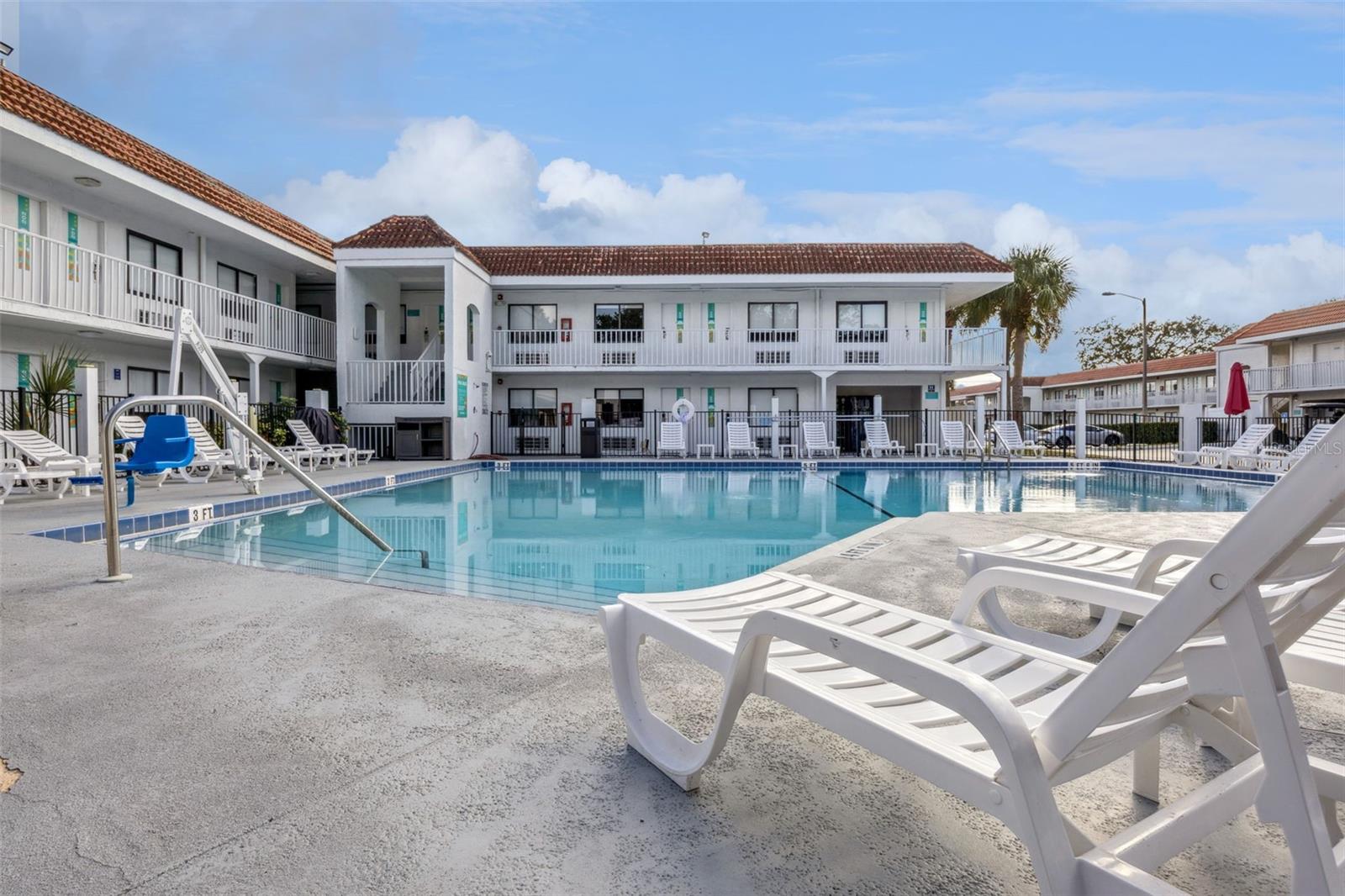 GREENPOINT ESSENTIAL HOTEL CONDO - Residential