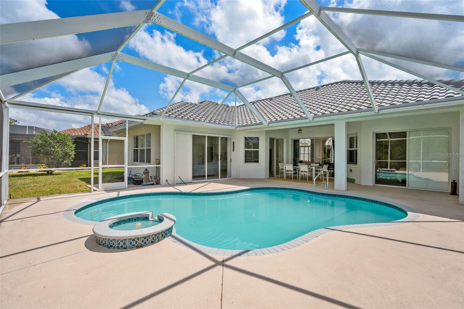 SAWGRASS - Residential