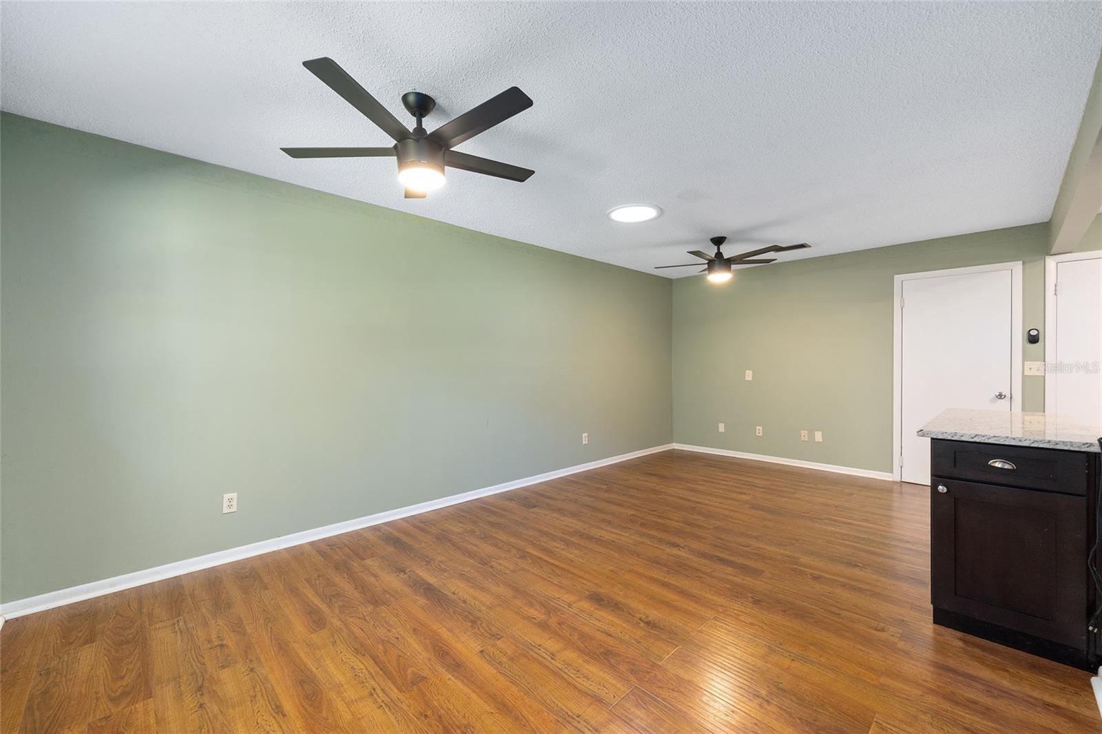 ON TOP OF THE WORLD - Residential