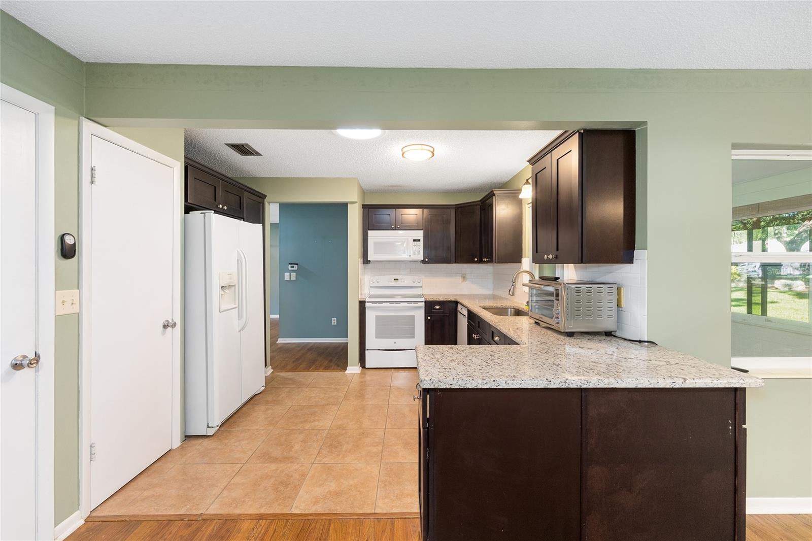 ON TOP OF THE WORLD - Residential