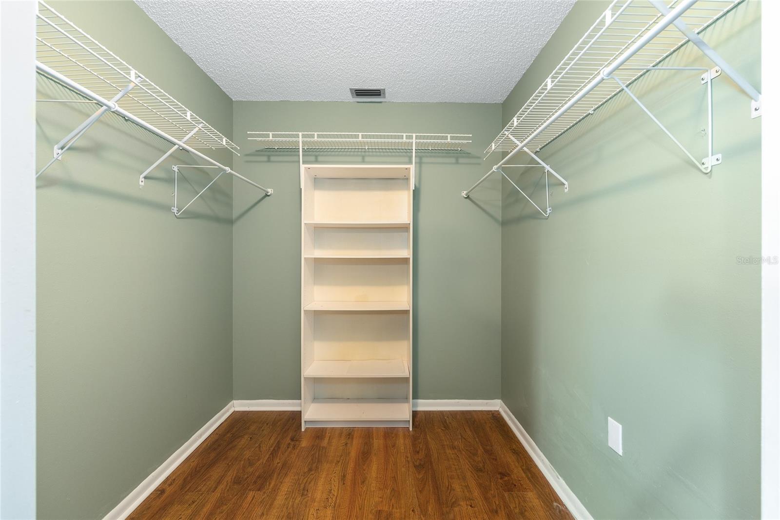 ON TOP OF THE WORLD - Residential