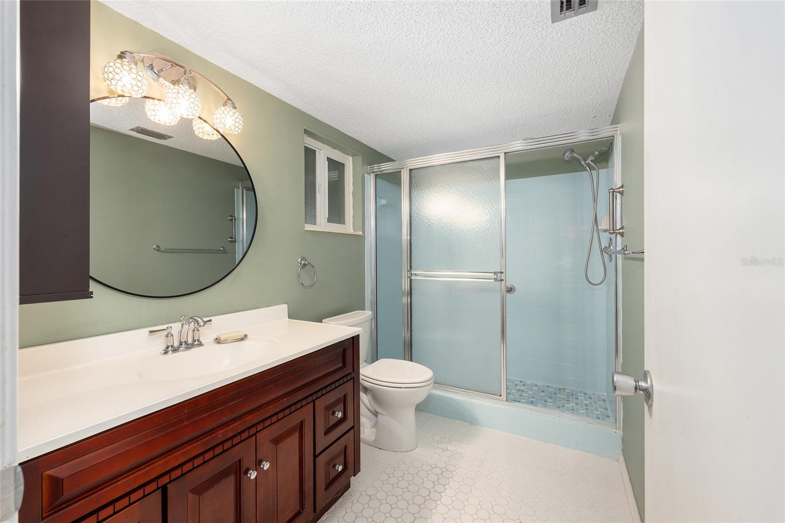 ON TOP OF THE WORLD - Residential