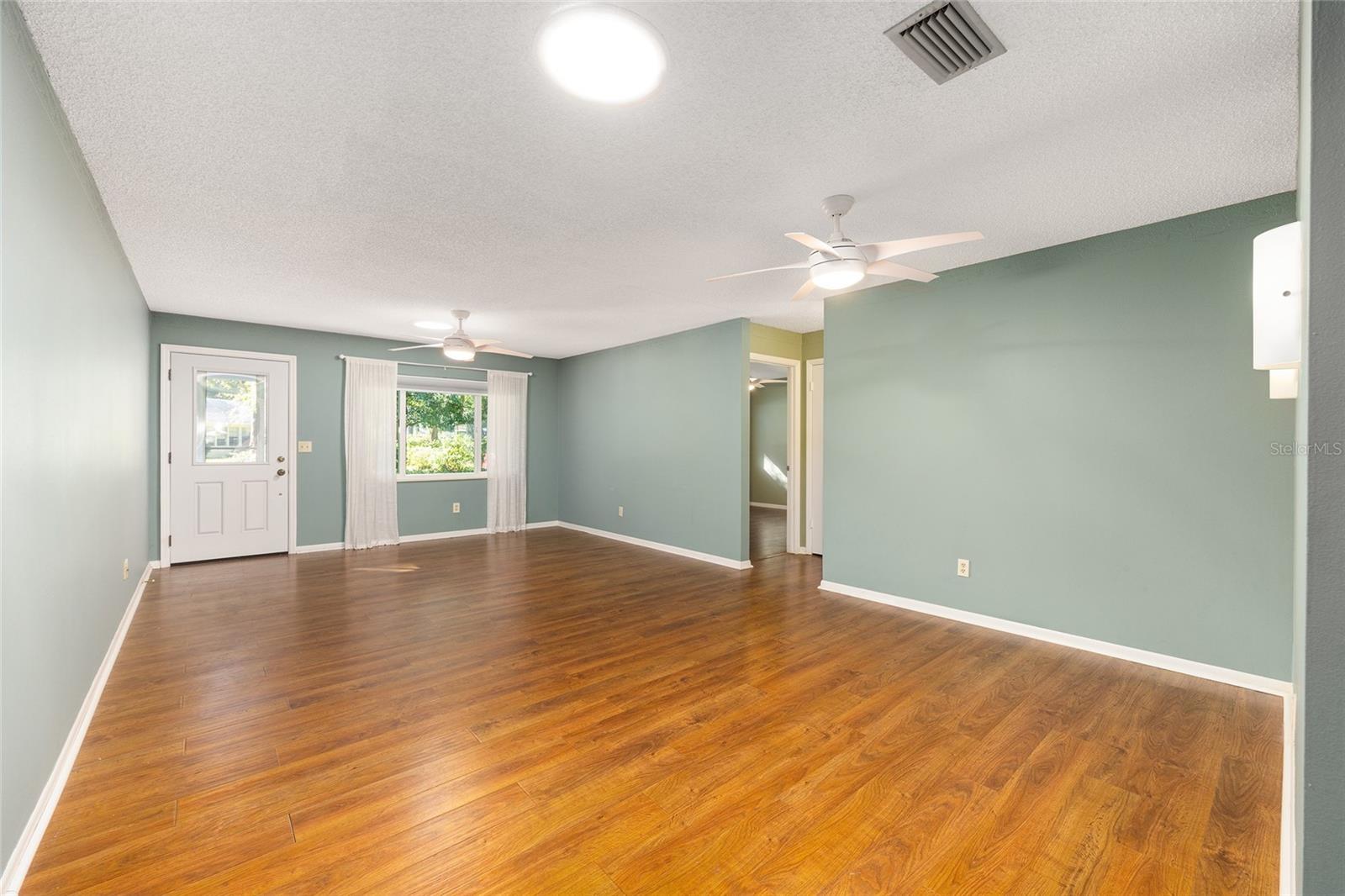 ON TOP OF THE WORLD - Residential