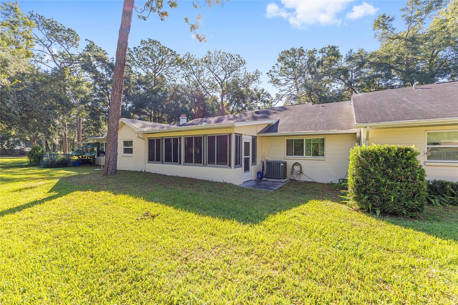 ON TOP OF THE WORLD - Residential