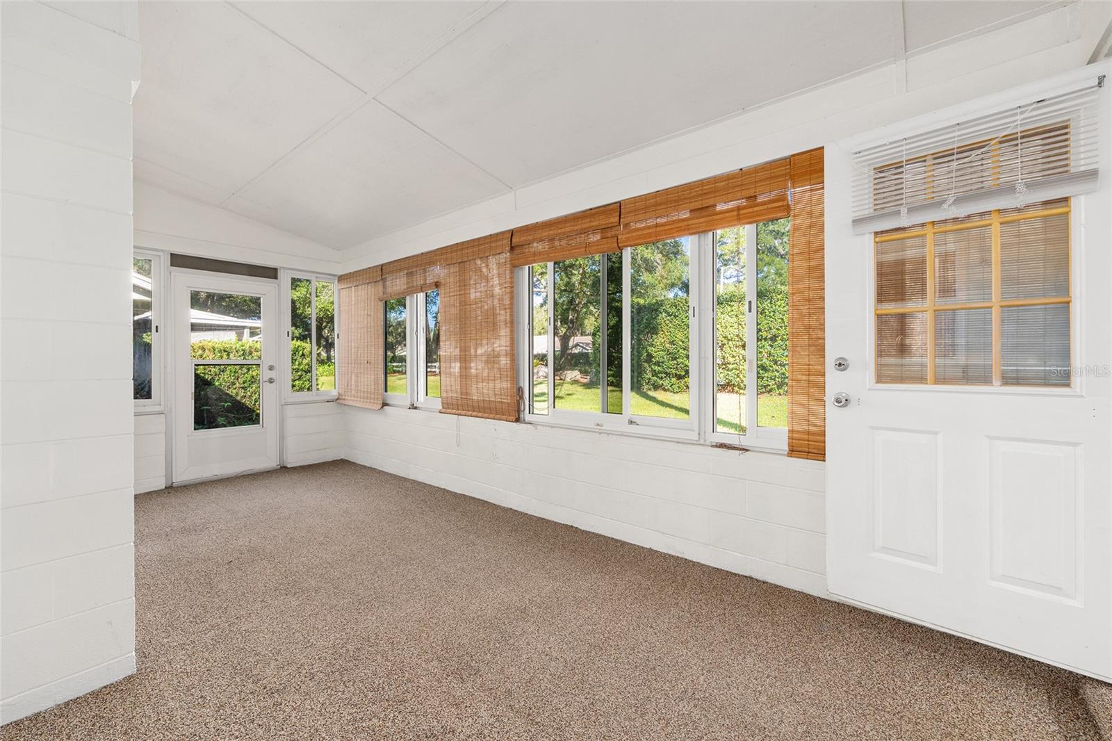 ON TOP OF THE WORLD - Residential