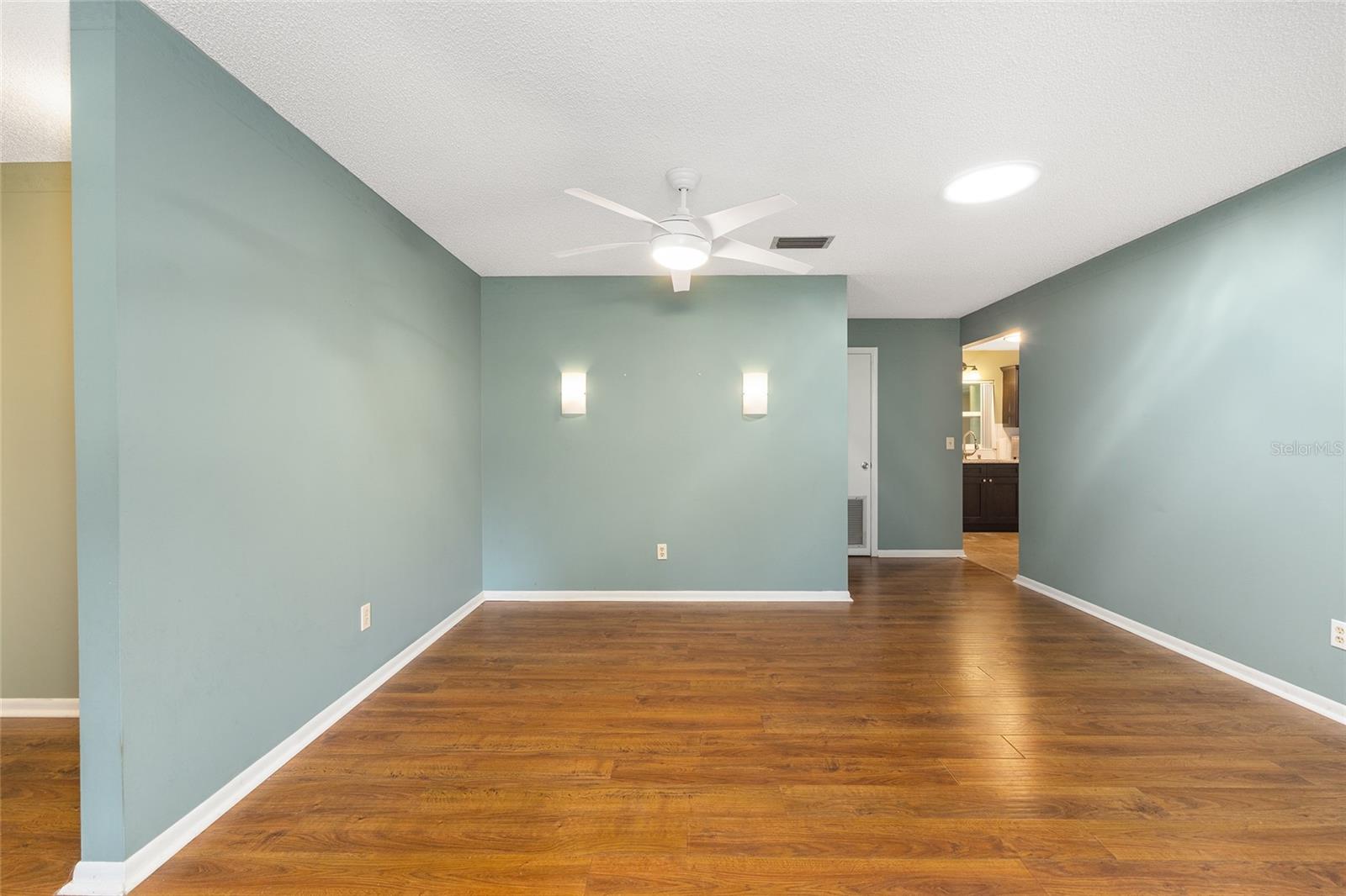 ON TOP OF THE WORLD - Residential