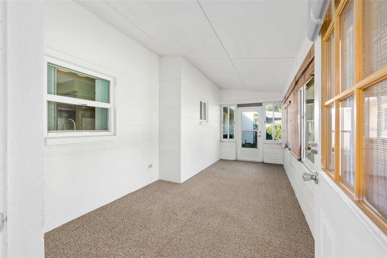 ON TOP OF THE WORLD - Residential