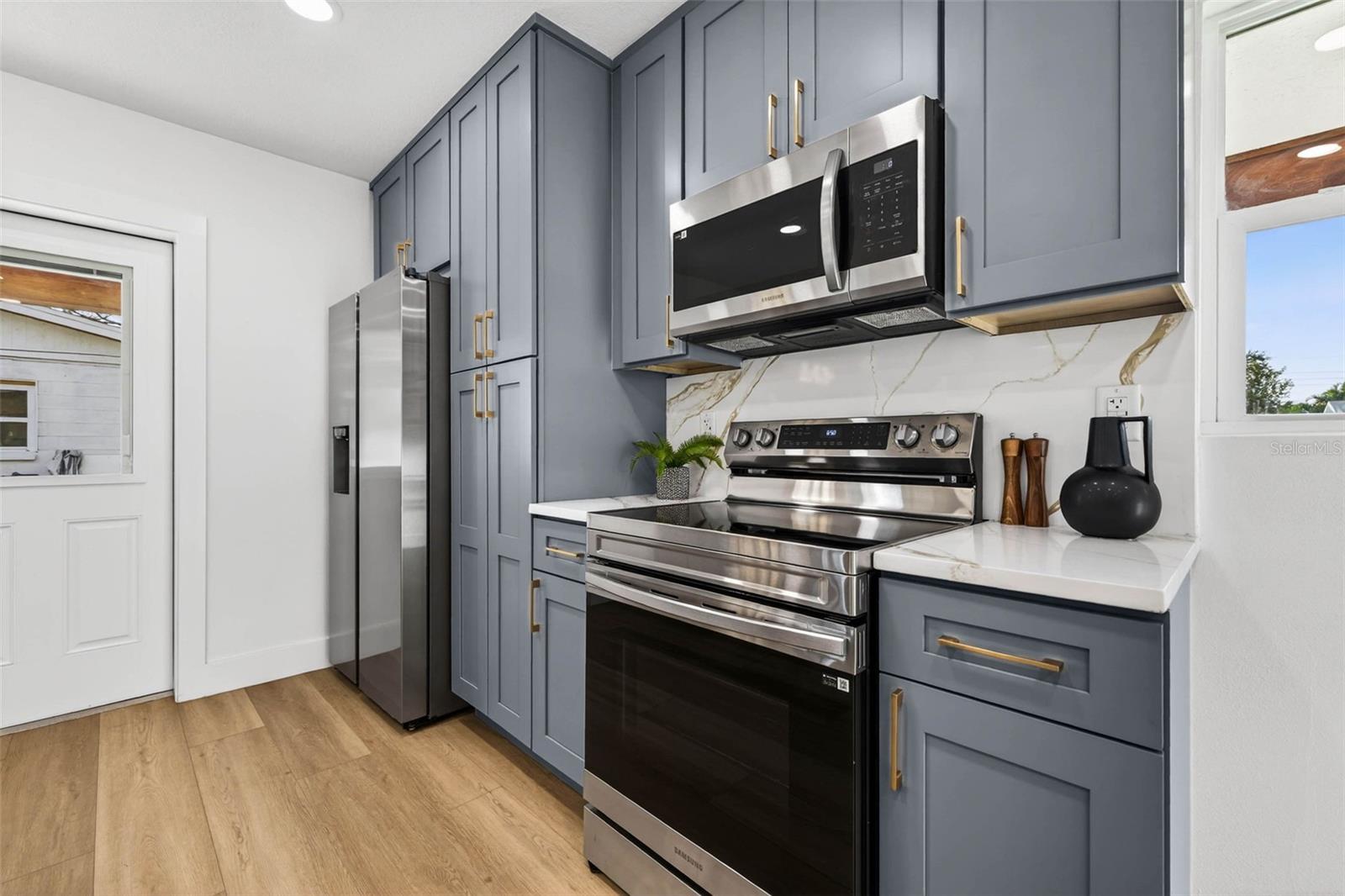 SHORE ACRES BUTTERFLY LAKE REP - Residential