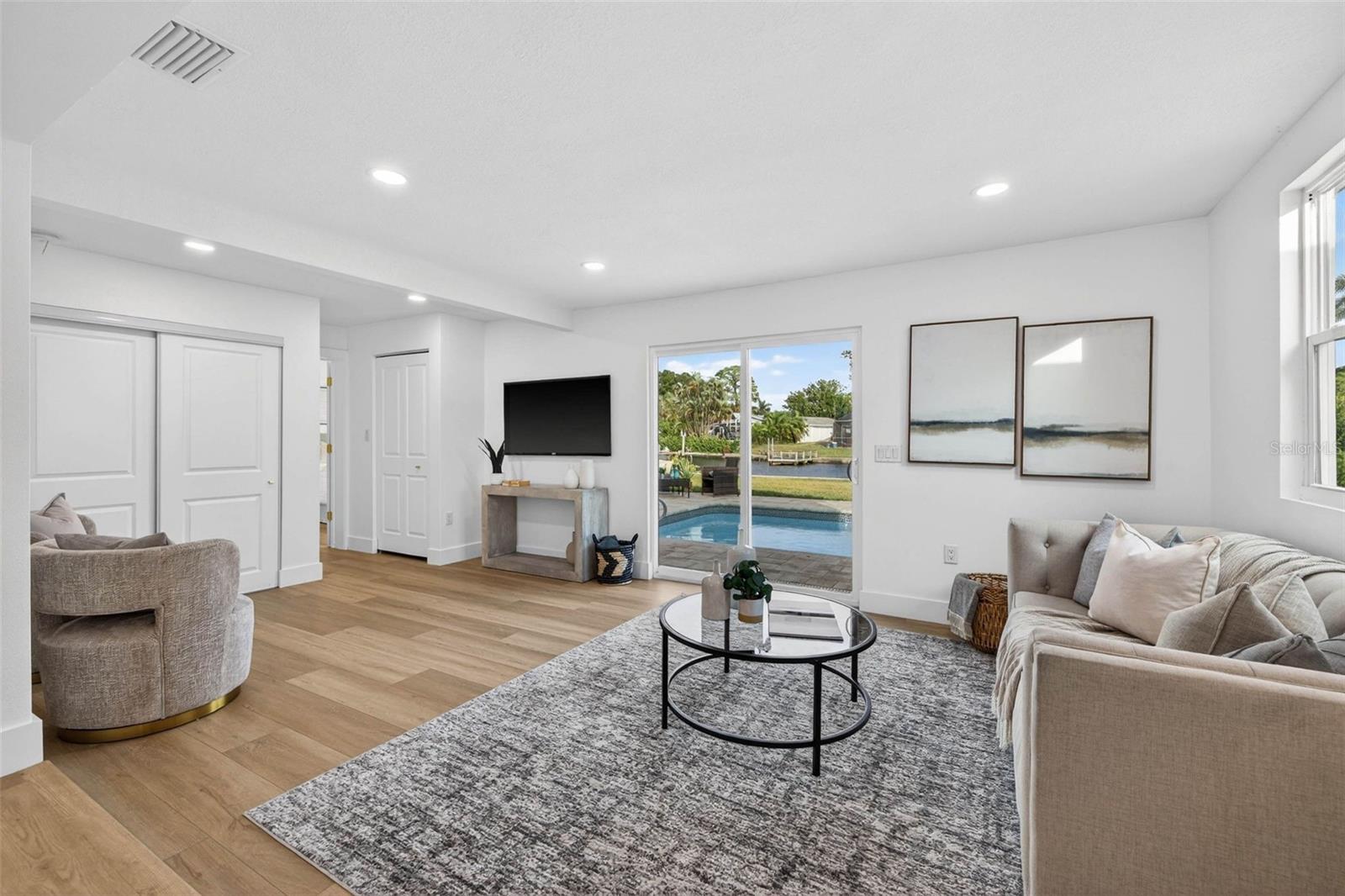 SHORE ACRES BUTTERFLY LAKE REP - Residential