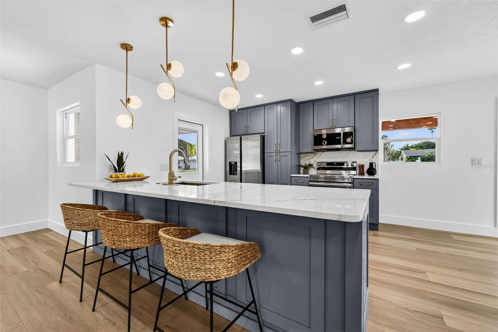 SHORE ACRES BUTTERFLY LAKE REP - Residential