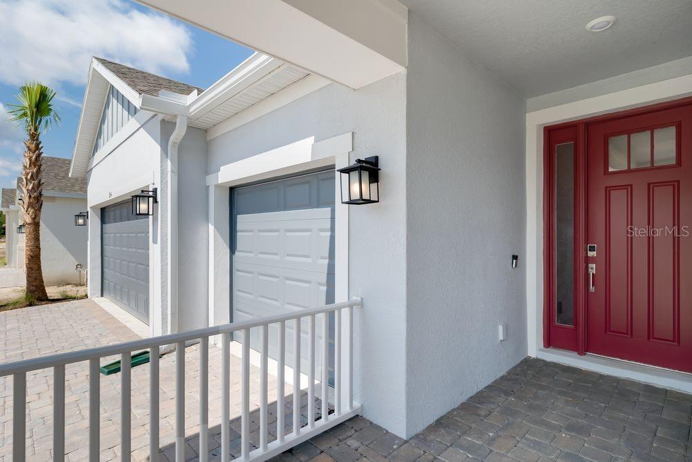 854 JUNONIA BOULEVARD