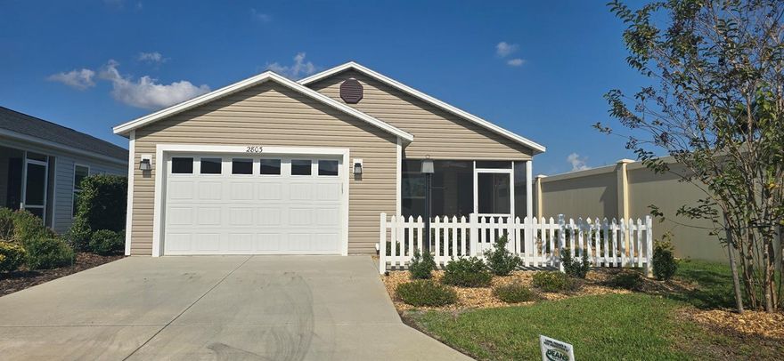 Stunning 2 bed, 2 bath patio villa.  Open kitchen overlooks large living room with dining area.  Primary bedroom has large walk-in closet.  Screened patio in front of the home with an additional patio area on the side.  Close in proximity to multiple recreation facilities including a pool, clubhouse, and pickleball courts!  Minutes away from the Brownwood town square and plenty of shopping and dining options.