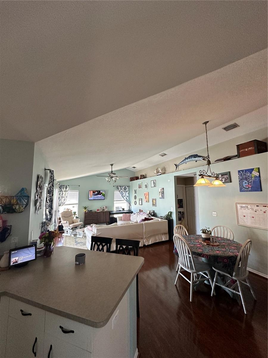 WATERS EDGE PH 06 - Residential