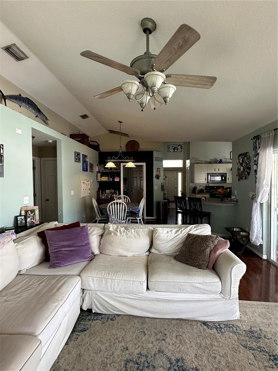 WATERS EDGE PH 06 - Residential