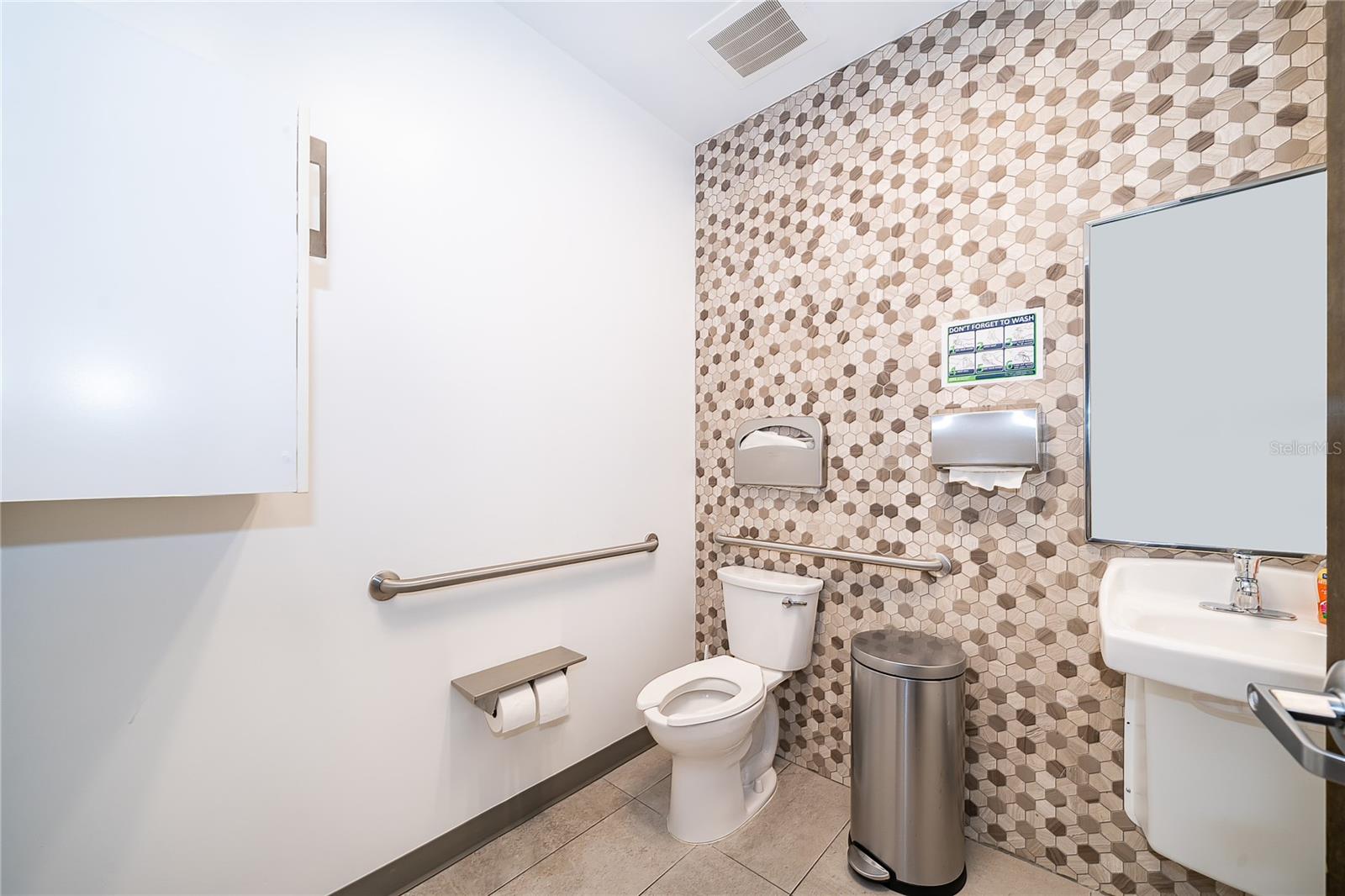 OVIEDO OFFICE PARK A CONDO - Commercial Sale